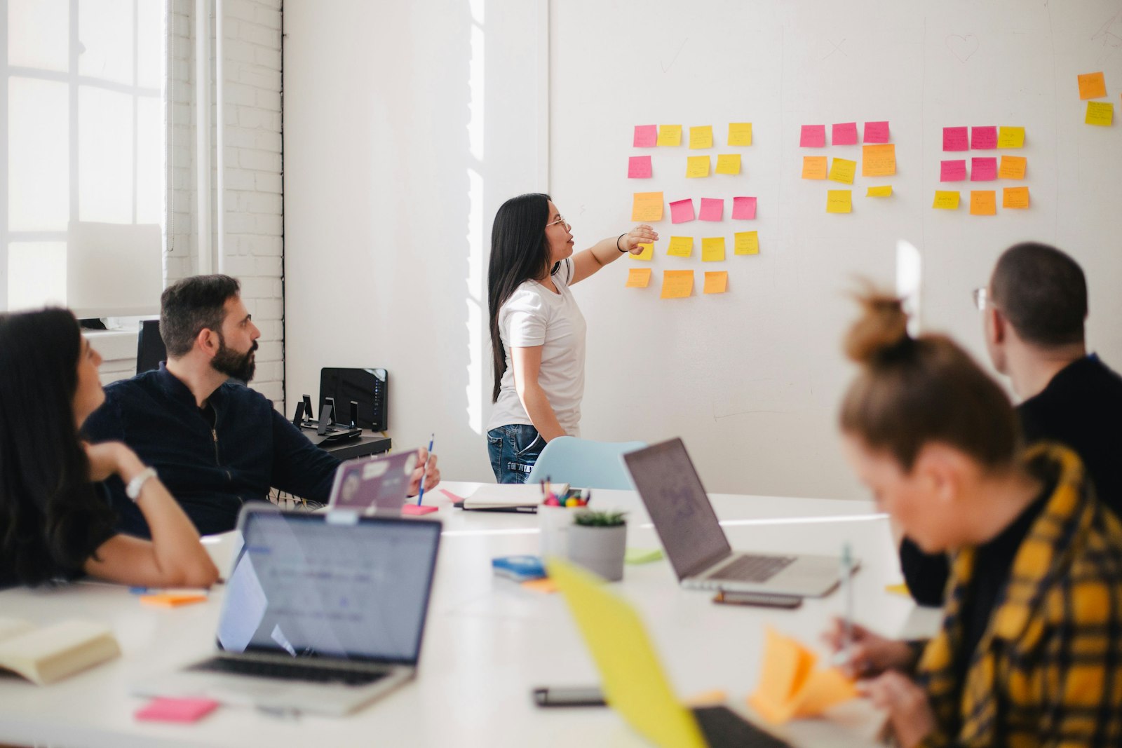 What Makes a Top CRM in 2026: A Buyer's Guide
